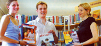 Übergabe von Unterstützungsabos an eine Bibliothek